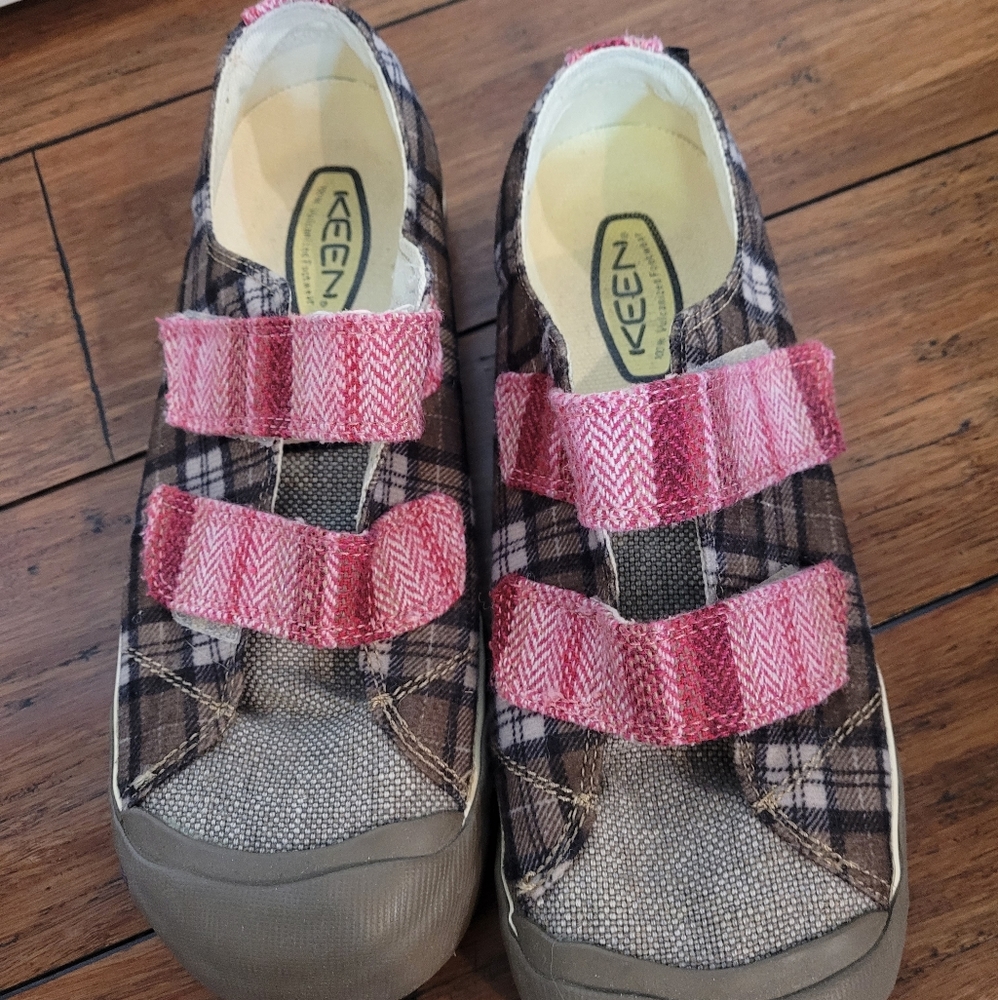 Womens Sula Keen Sneakers 9.5